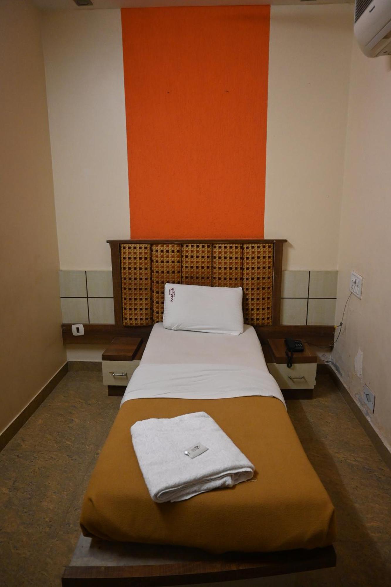 Hotel Ashlesh Manipal Exterior photo